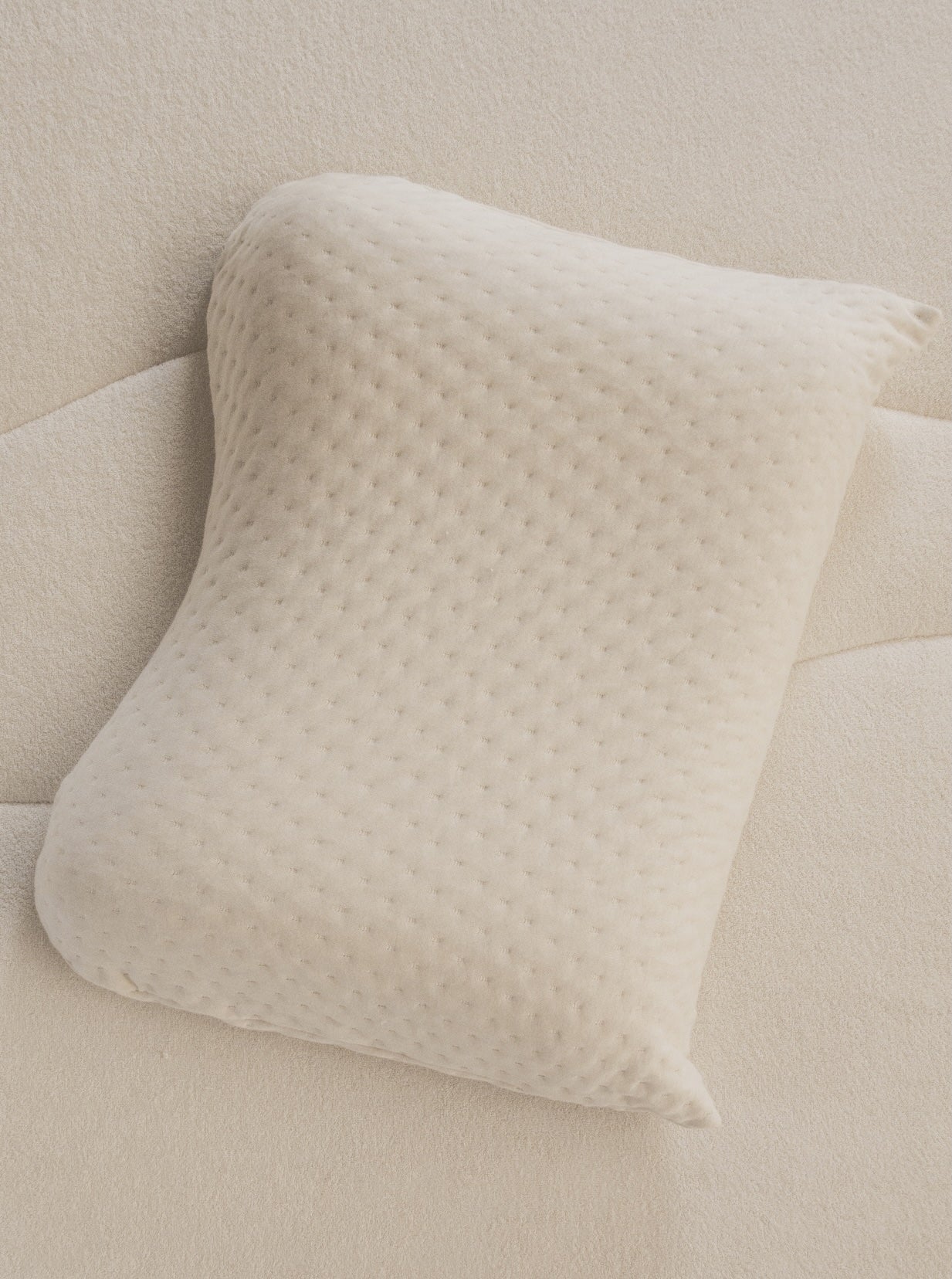 Vespera Pillow Nest