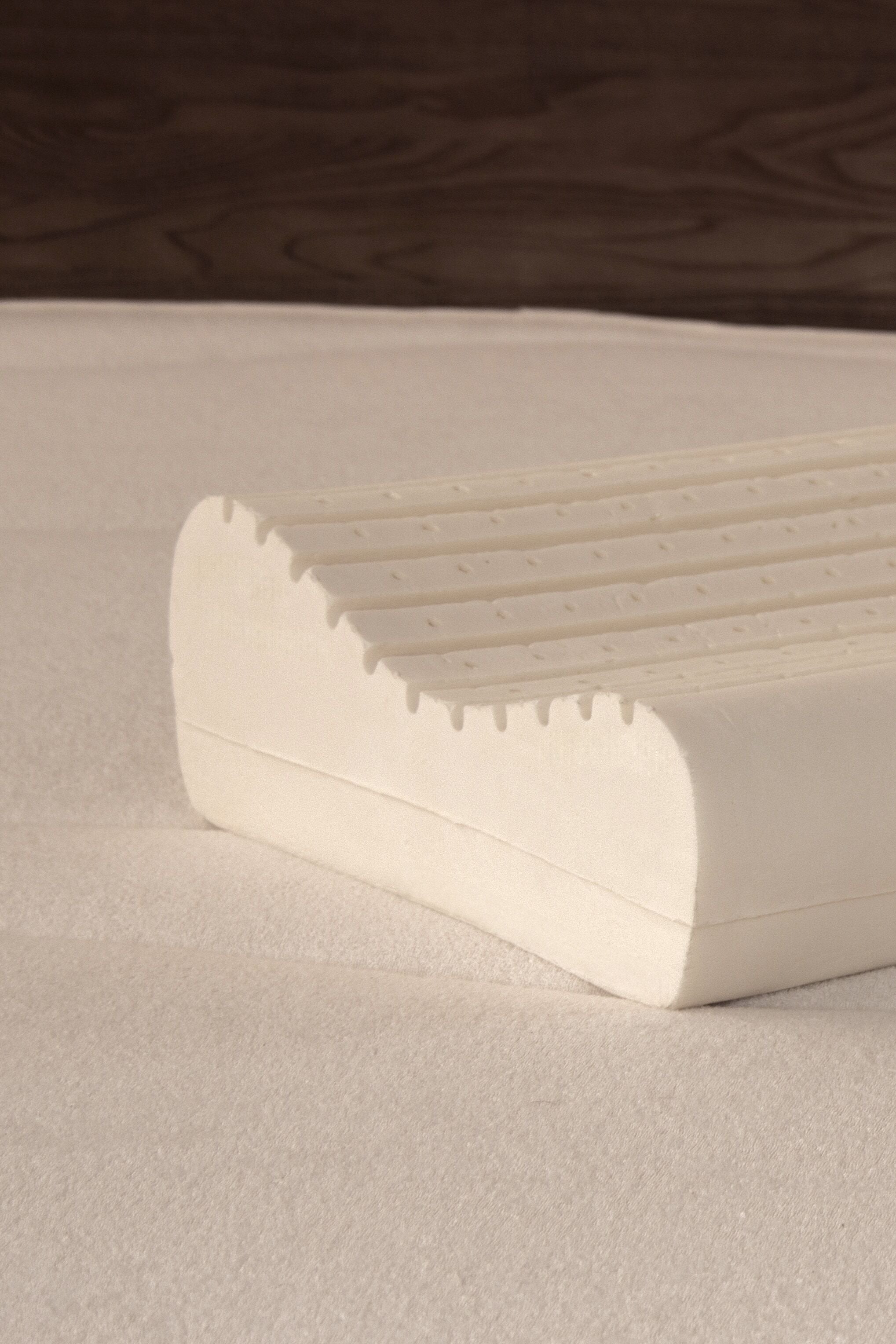 Vespera Pillow Arc